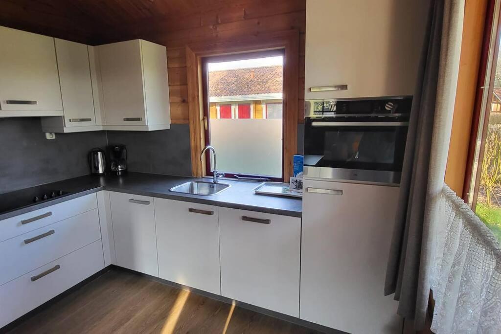 Wellness Bungalow Uppsala Gramsbergen Экстерьер фото